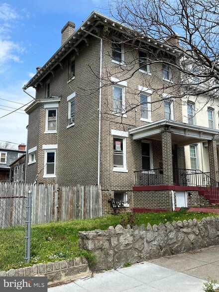 749 Quebec Place NW, Washington, DC 20010