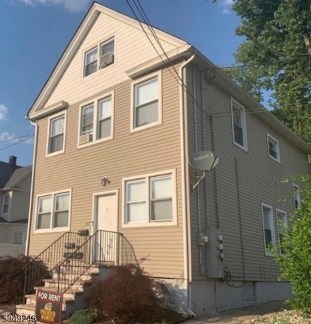 317 Amsterdam Ave, Roselle, NJ 07203