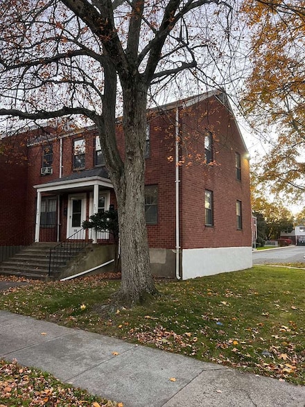 271 Pennsylvania Ave, Bridgeport, CT 06610