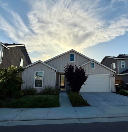 3213 Brook Grove Ln, Bakersfield, CA 93314