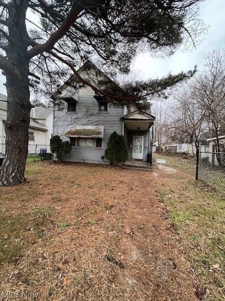 4245 E 71st St, Cleveland, OH 44105