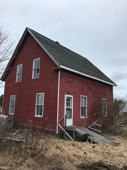19 Island St, Jonesport, ME 04649