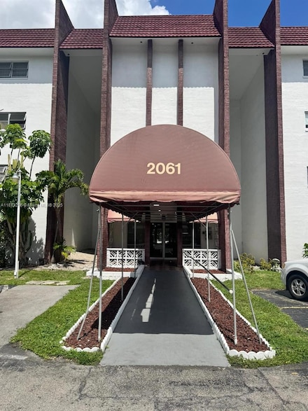 2061 NW 47th Terrace Unit 407, Lauderhill, FL 33313