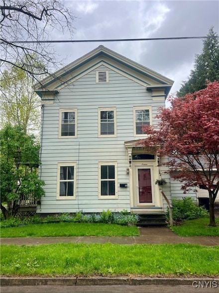16 Charles St, Hamilton, NY 13346