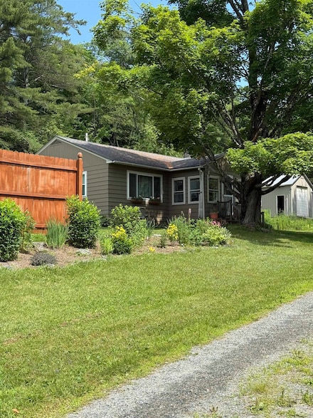 261 Vt 15 E, Hyde Park, VT 05655
