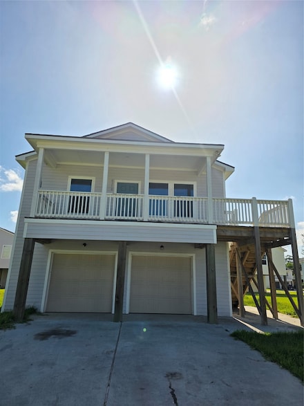6218 White Oak Dr, Hitchcock, TX 77563