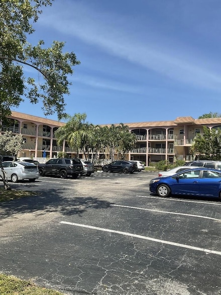100 SE 6th Ave Unit 206, Pompano Beach, FL 33060
