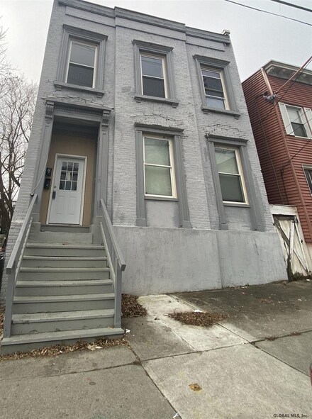 70 2nd St, Albany, NY 12210