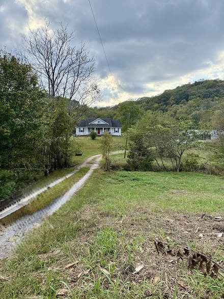 4205 Browning Branch Rd, Bethpage, TN 37022