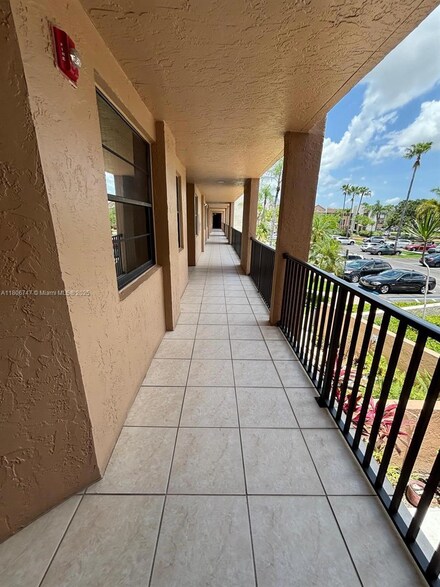7443 Fairfax Dr Unit 208, Tamarac, FL 33321