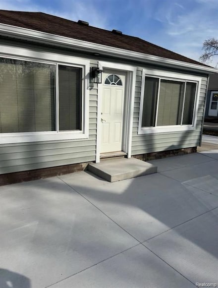 3293 Talbot Dr, Troy, MI 48083