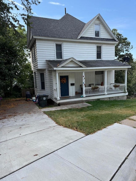 1031 W 8th St, Davenport, IA 52802