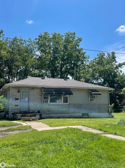 312 Washington St, Marshalltown, IA 50158