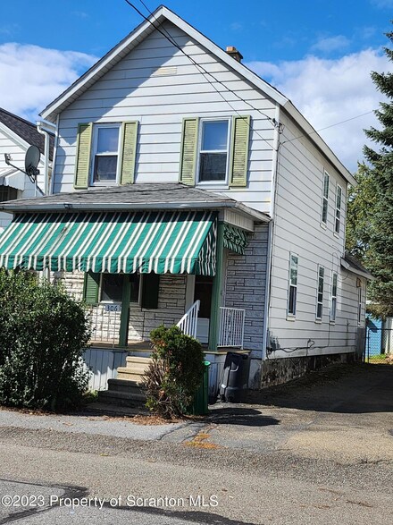 306 3rd St, Archbald, PA 18403