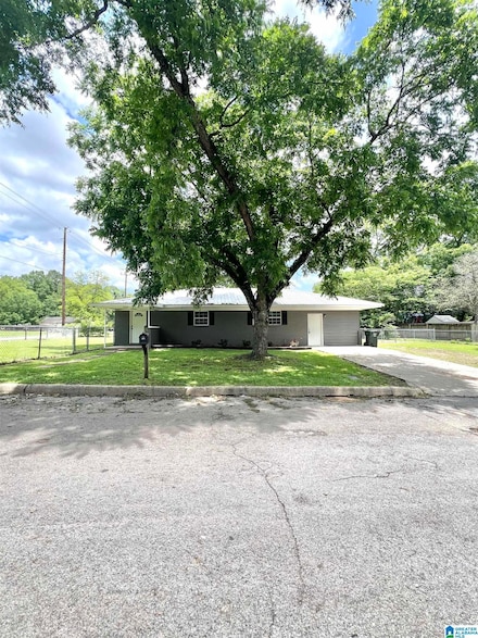 1409 4th Ave N, Clanton, AL 35045