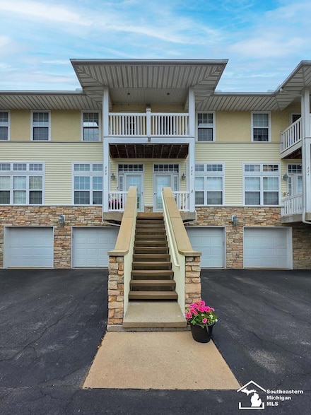 808 Catalina Cove, Luna Pier, MI 48157