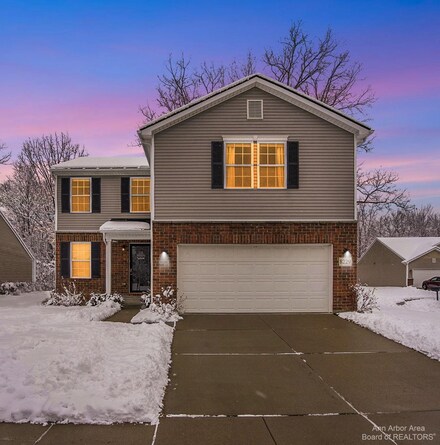 8229 Bayberry Ct, Dexter, MI 48130
