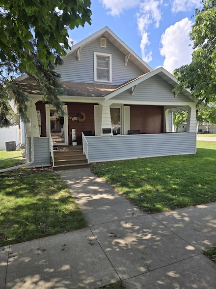 301 Walnut St, La Porte City, IA 50651