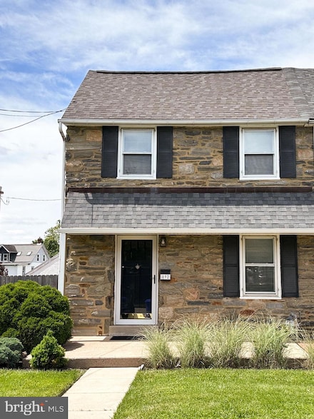 892 Martin Ave, Bryn Mawr, PA 19010