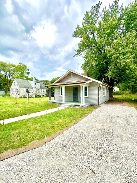1608 E Hines St, Muncie, IN 47303