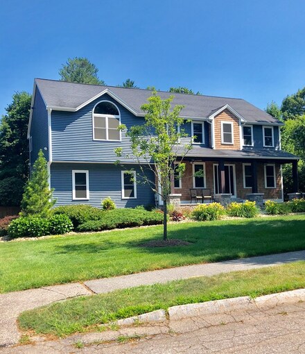 14 Coachmans Ln, Haverhill, MA 01832