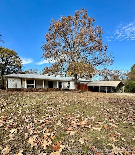 74 Hickory Wood Ln, Eufaula, OK 74432