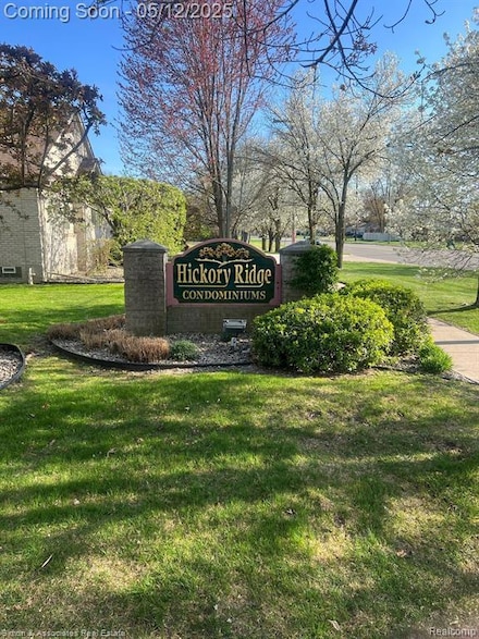 57 Hickory Ct Unit 57, Dearborn Heights, MI 48127