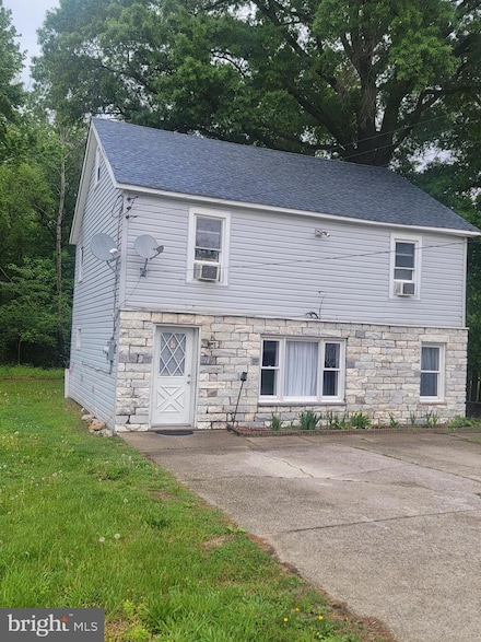 27 E Line St, Penns Grove, NJ 08069
