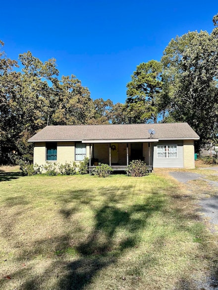 2540 Lakeside Dr, Benton, AR 72019