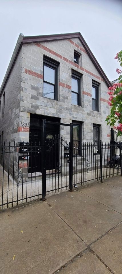 1833 W 21st St Unit 2F, Chicago, IL 60608