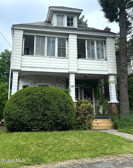 2422 Lavin Ct, Troy, NY 12180