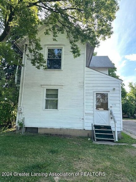 836 N Larch St, Lansing, MI 48906