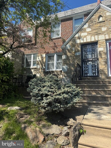 181 E Walnut Park Dr, Philadelphia, PA 19120