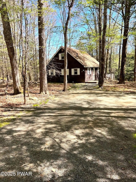 1053 Ledgedale Rd, Lake Ariel, PA 18436