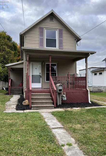 585 E Market St, Tiffin, OH 44883