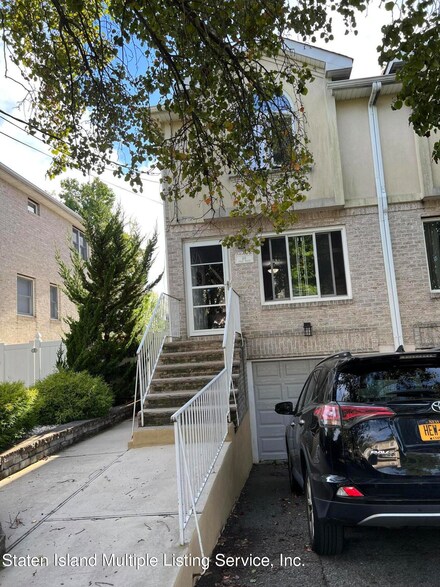48 Eagan Ave, Staten Island, NY 10312