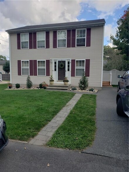 19 Frances St, Cumberland, RI 02864