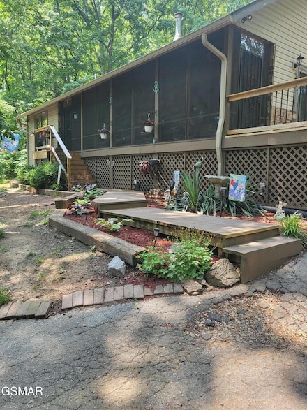 928 E Cross Rd, Dandridge, TN 37725