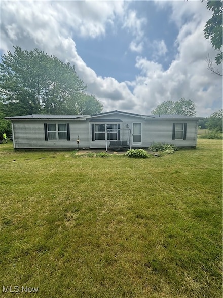 3017 Rice Rd SW, New Philadelphia, OH 44663