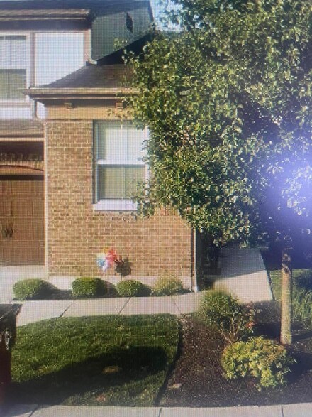 2433 Rolling Hills Dr Unit 8-302, Fort Mitchell, KY 41017
