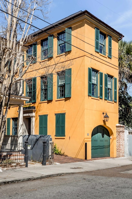 92 Bogard St, Charleston, SC 29403