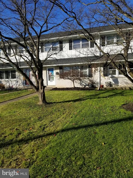 527 3rd Ave, Parkesburg, PA 19365