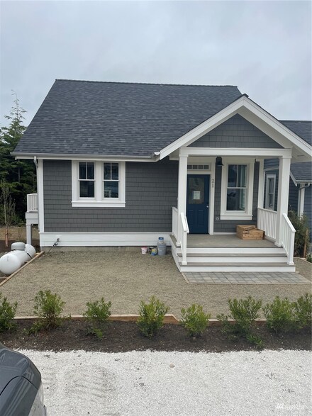 21 Hidden Cove Loop, Pacific Beach, WA 98571