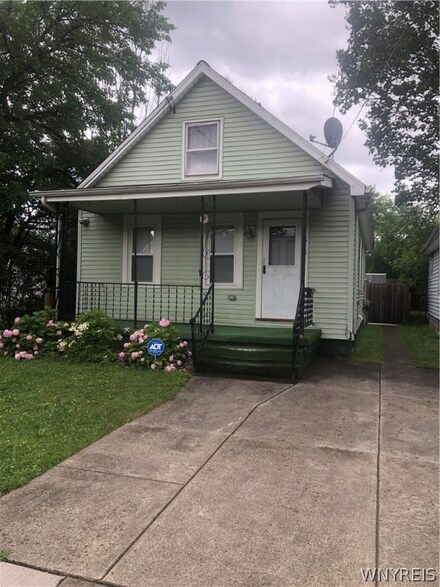 618 35th St, Niagara Falls, NY 14301