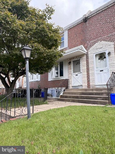 4727 Lansing St, Philadelphia, PA 19136