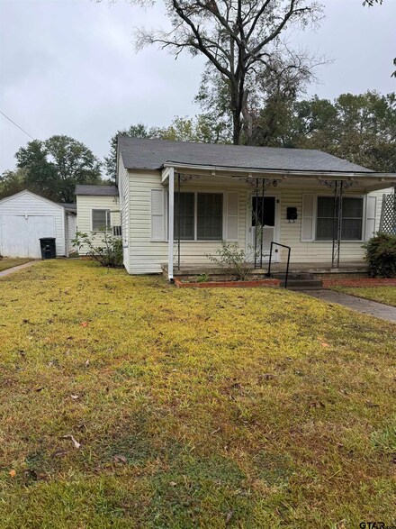 318 E Barrett St, Tyler, TX 75702