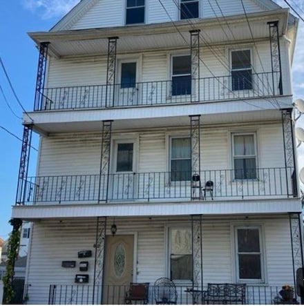 82 Crapo St Unit 3, New Bedford, MA 02740