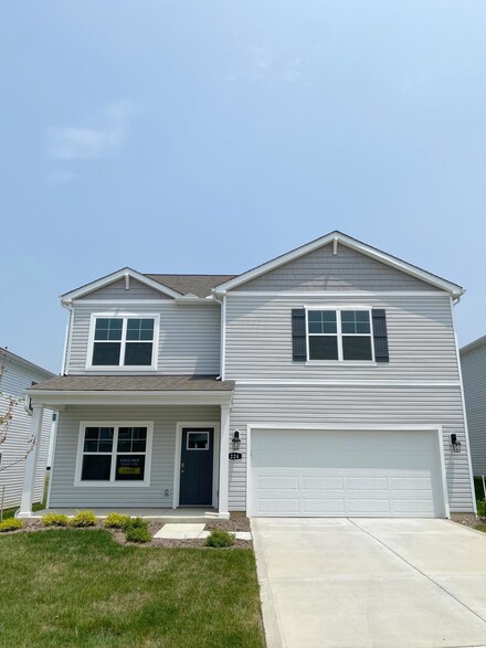 214 Sandburg Dr, Lithopolis, OH 43136