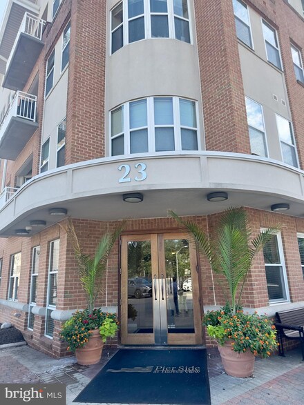 23 Pierside Dr Unit 118, Baltimore, MD 21230
