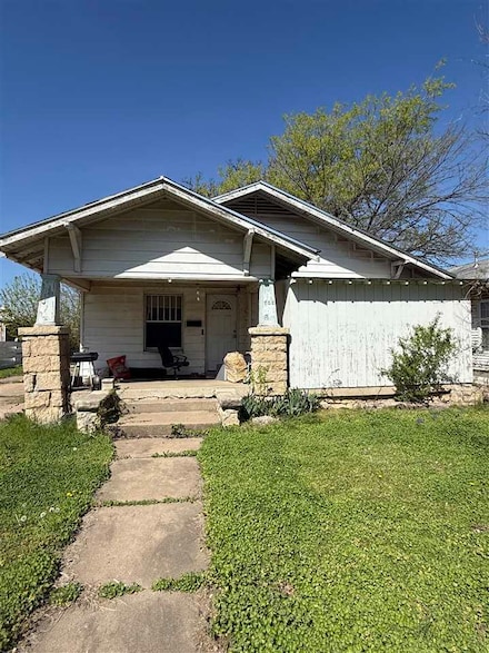 708 N Elm St, Ponca City, OK 74601
